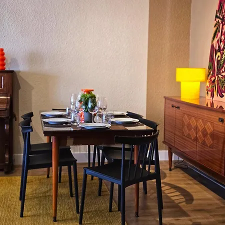 Elegant 3 Apartment *