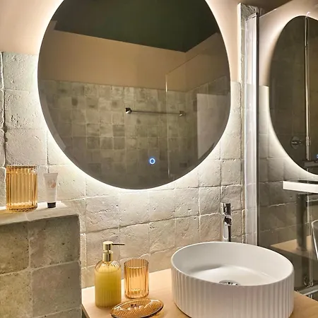 Elegant 3 Apartment